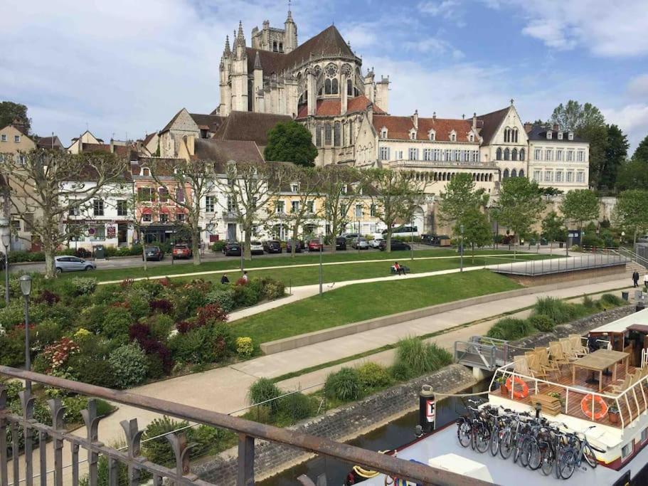 Bel Appart Au Centre-Ville Proche Gare Avec Wifi. Auxerre Exterior photo